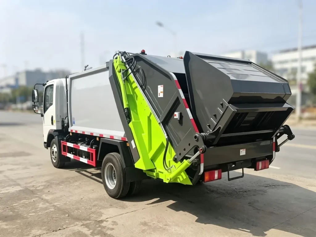 SINOTRUK HOWO 4x2 Compression Garbage Trucks, light hydraulic waste compactor sanitation vehicle, export to Africa, Southeast Asia and Latin America municipal projects