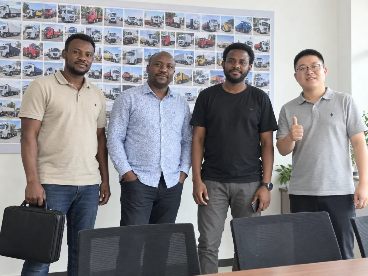 International customers visiting the Recheng office