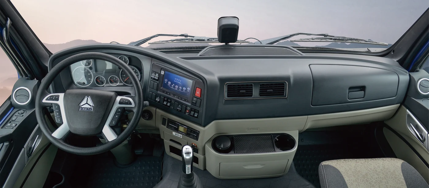 HOWO-NX high-comfort dashboard and cab interior