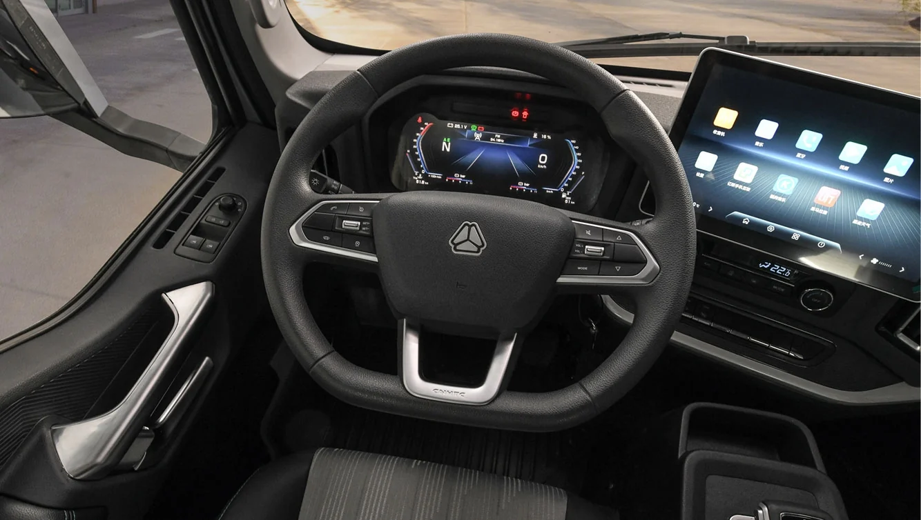 HOWO light-duty multifunction steering wheel and controls