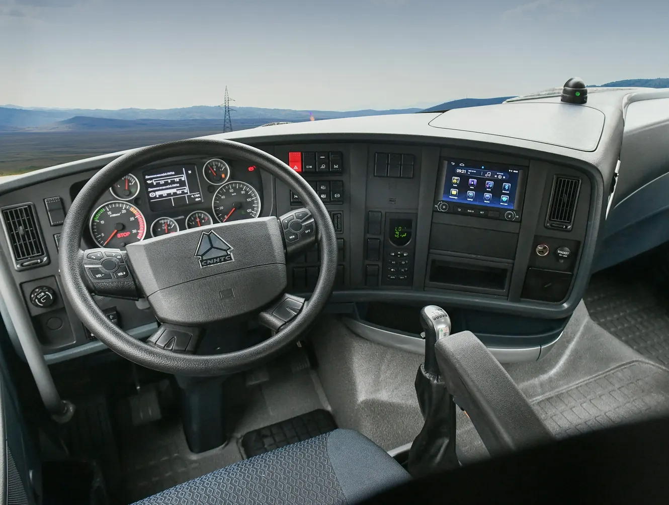 HOWO T7H dashboard and multifunction steering wheel